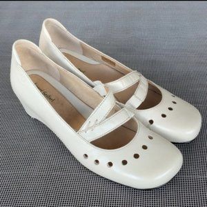 New Josef Seibel wedges